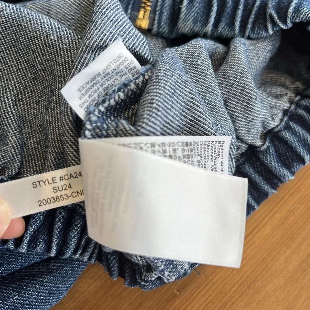 J. Crew Women's Denim Bomber Jacket Size Medium Drapey Denim Cropped Classic - Picture 11 of 13